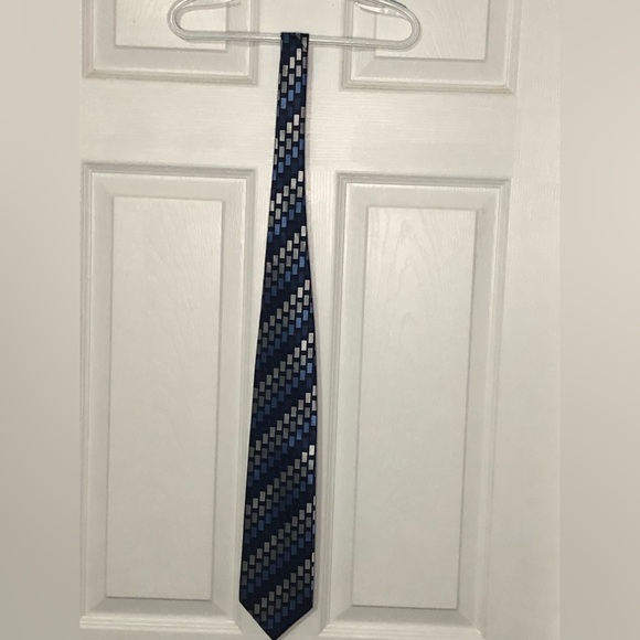 Giorgio Brutini Other - Giorgio Brutini men’s neck tie blue/ silver OS